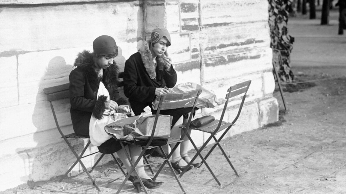 Why is it Forbidden to Eat Lunch at Work in France? : Rough Translation : NPR