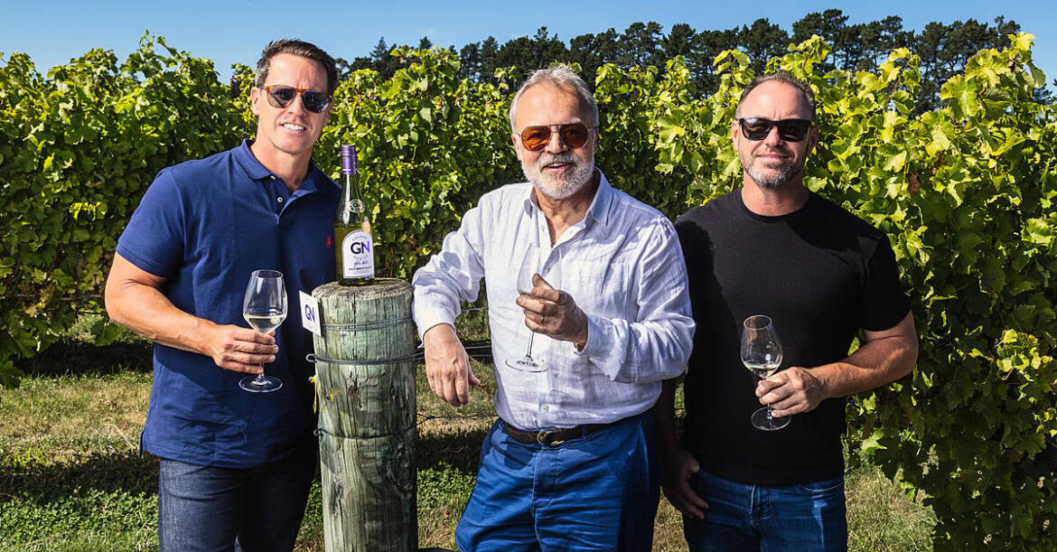 Graham Norton Joins New Zealand Grape Harvest For New Wine Blend Graham Norton Joins New Zealand Grape Harvest For New Wine Blend