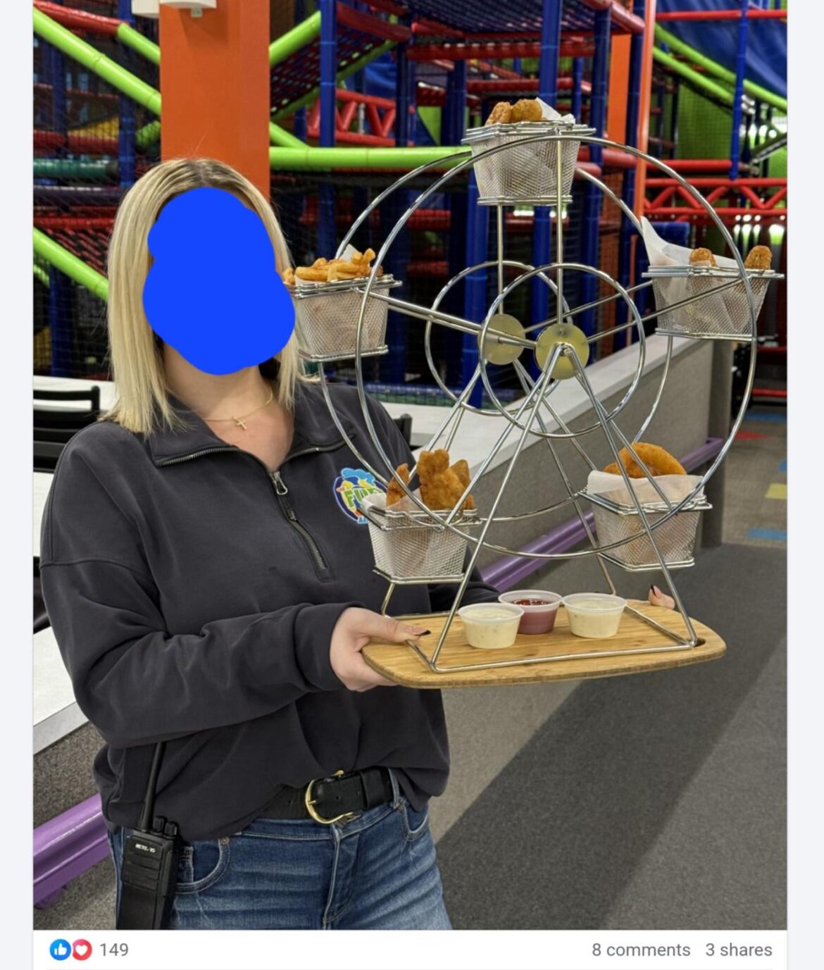 Plates? No... Ferris Wheel!