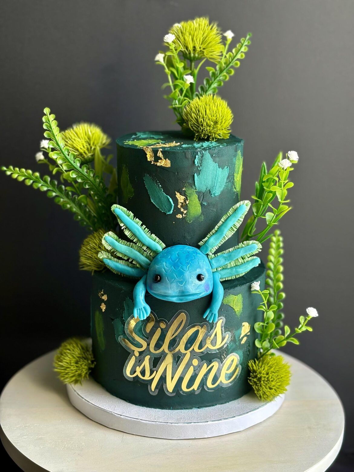 I made a two-tier vanilla axolotl cake I made a two-tier vanilla axolotl cake