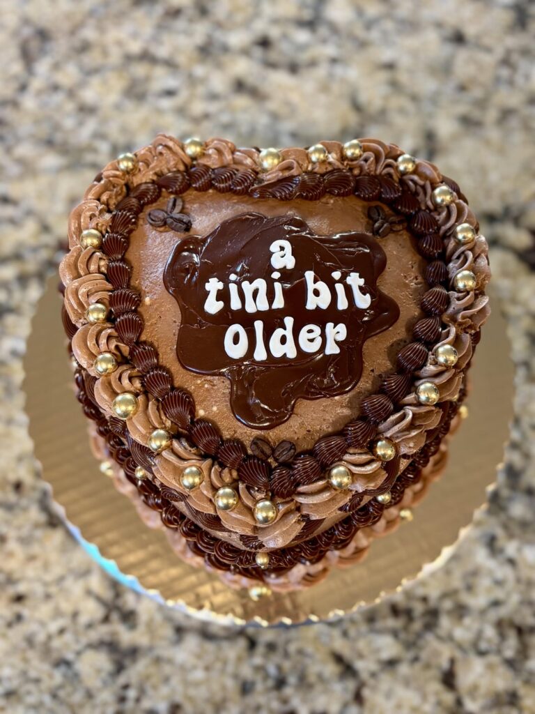 Made my first vintage style cake today! Made my first vintage style cake today!