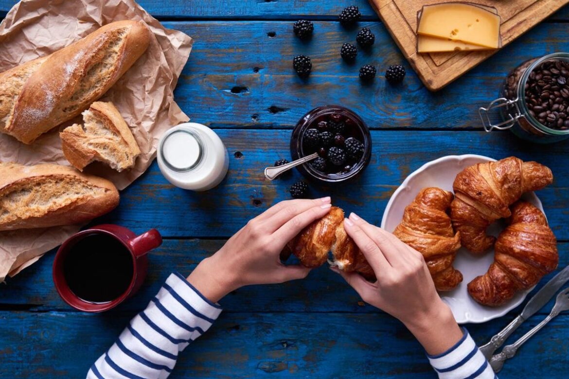 No snacking and slow eating: The secret to how French women stay slim | The Independent No snacking and slow eating: The secret to how French women stay slim | The Independent