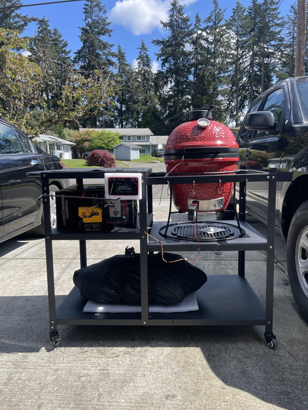 The Spider Grills Venom meets and maintains temp better on Joe Jr, than it does for my Weber kettle lol