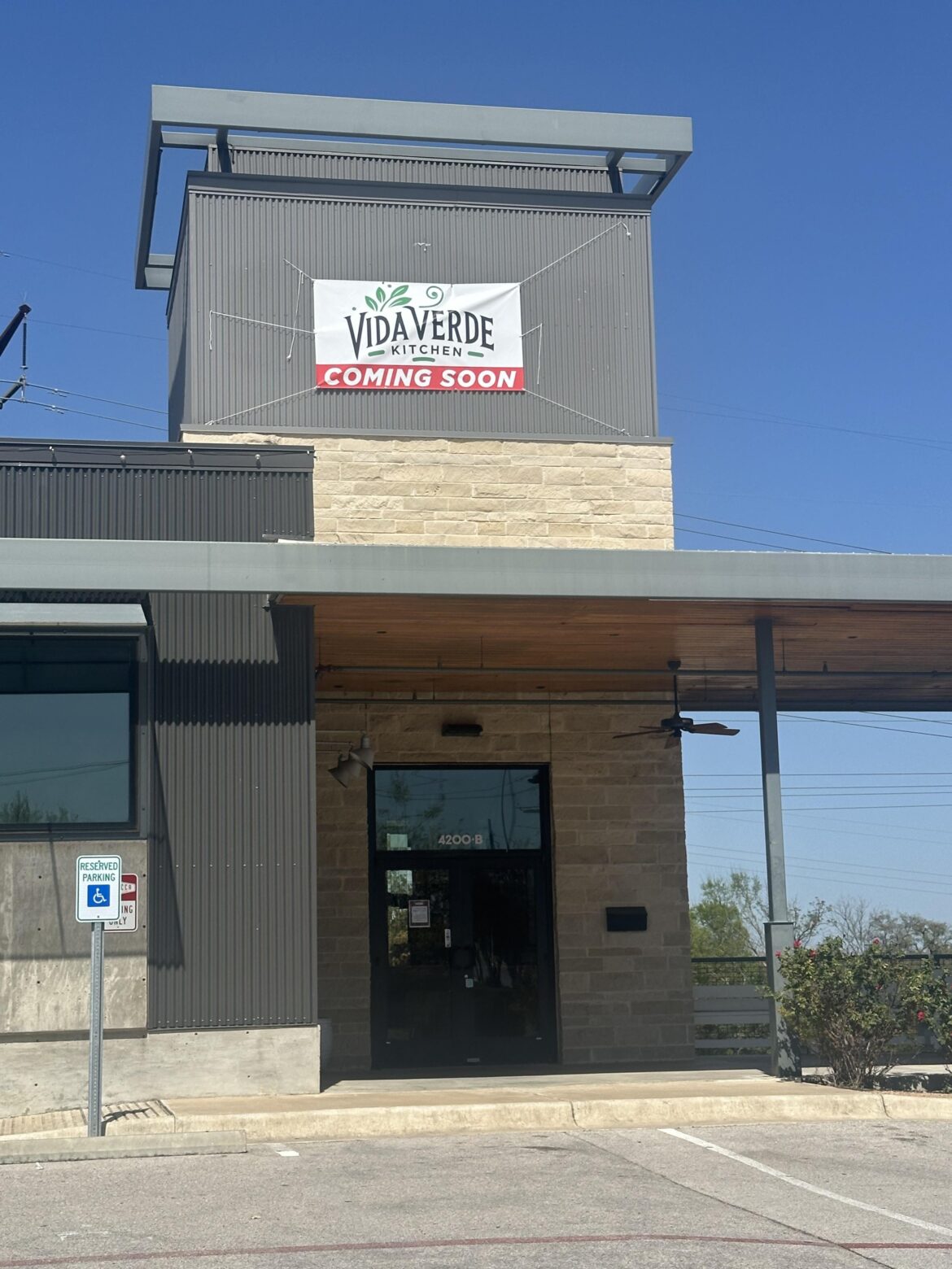 Delucca Pizza is dunzo, Vida Verde Kitchen incoming