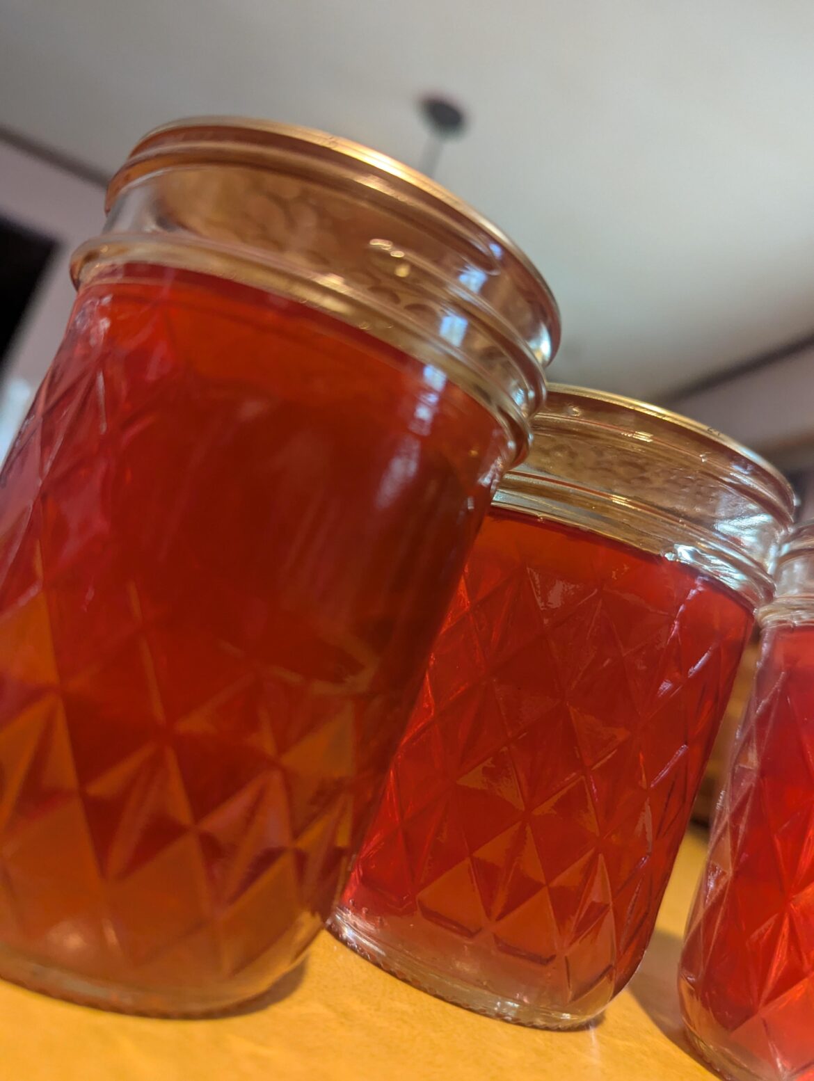 Redbud Jelly - Condensation underneath lid, is this an issue?