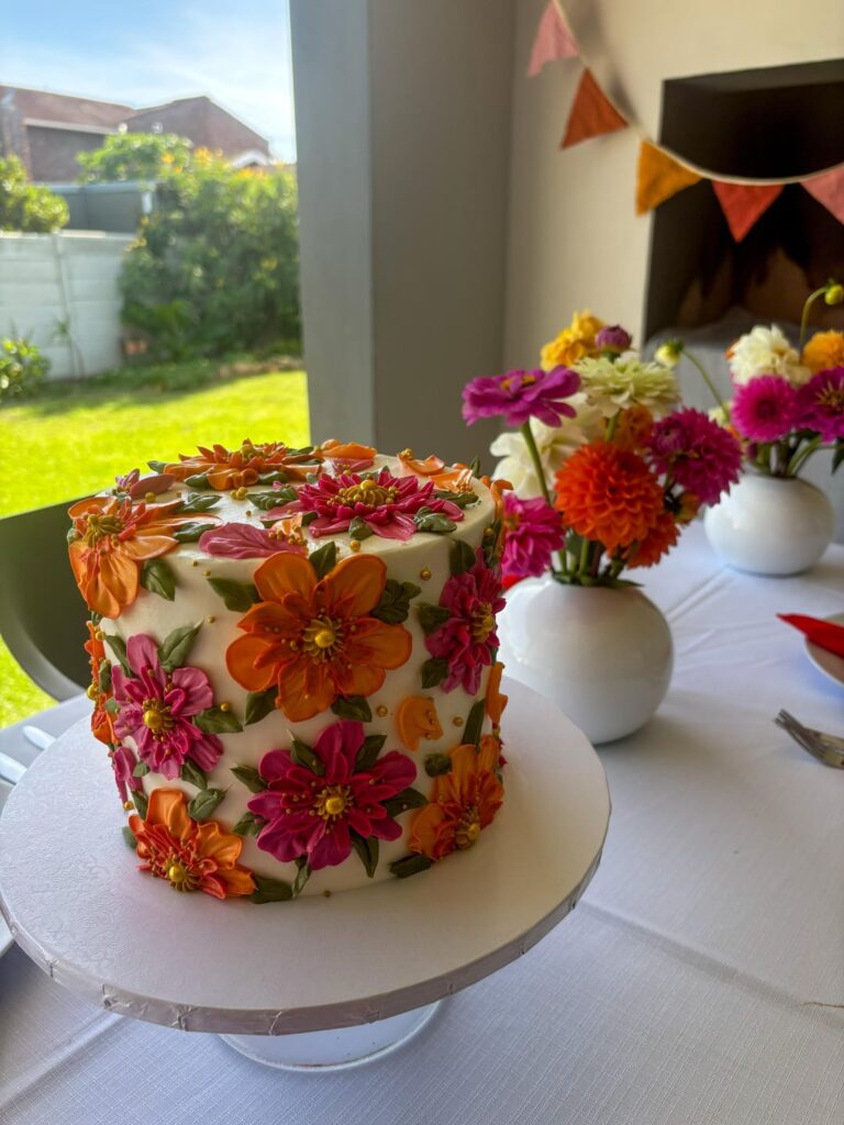 When clients send in their own photos, it’s always so special to see how our cakes are displayed with all the extra decor - these colours are amazing!