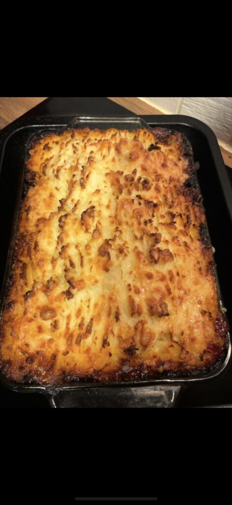 Chilli con carne cottage pie with cheesy Mash