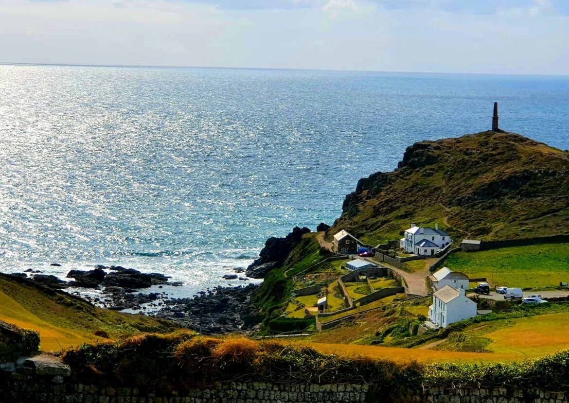 I think I've struck gold, this is the view from my new kitchen's smoke spot!