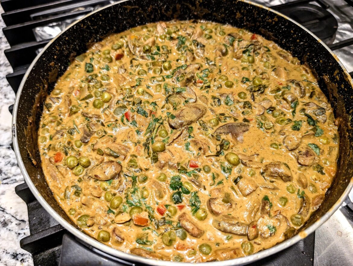 Methi Malai Matar Mushroom