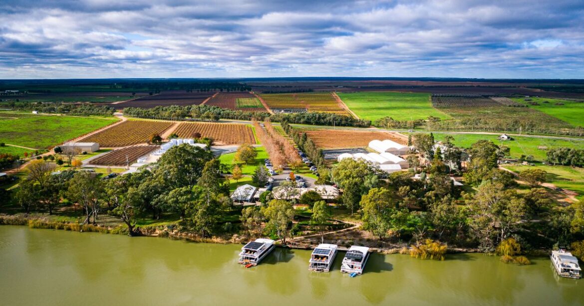 Where to eat, drink and stay when travelling around the Murray Darling wine region