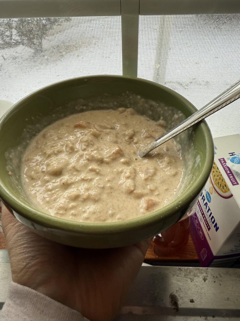 Big bowl of oats for 435c, 22g protein. Original recipe is only 226c, 6g protein.