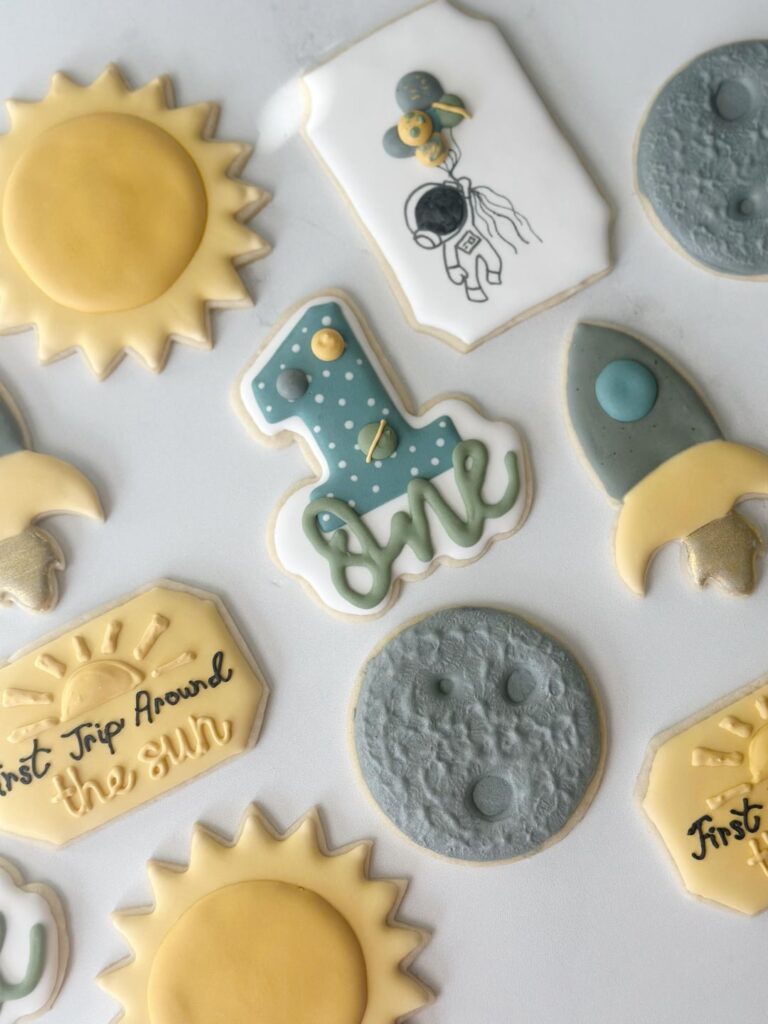 First trip around the sun set, I have been dying to make this theme!! The little Astronaut is my favorite 😍