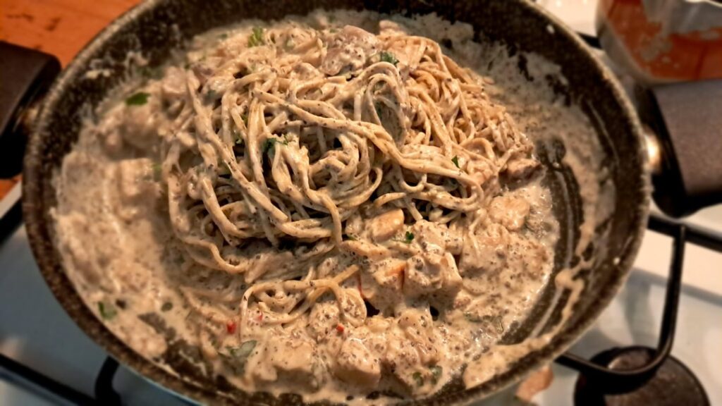 Tagliolini with black truffle sauce, white wine, mushrooms & cream Tagliolini with black truffle sauce, white wine, mushrooms & cream