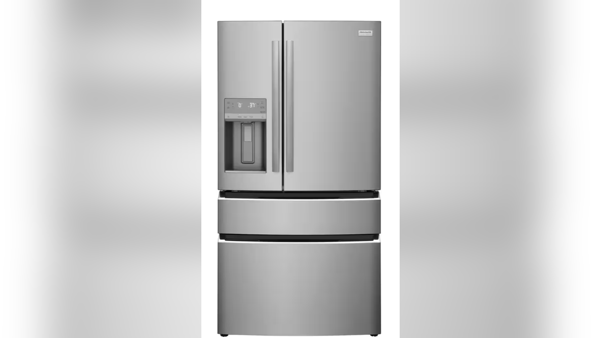 Easily access most of your food and drinks with just one door open. 