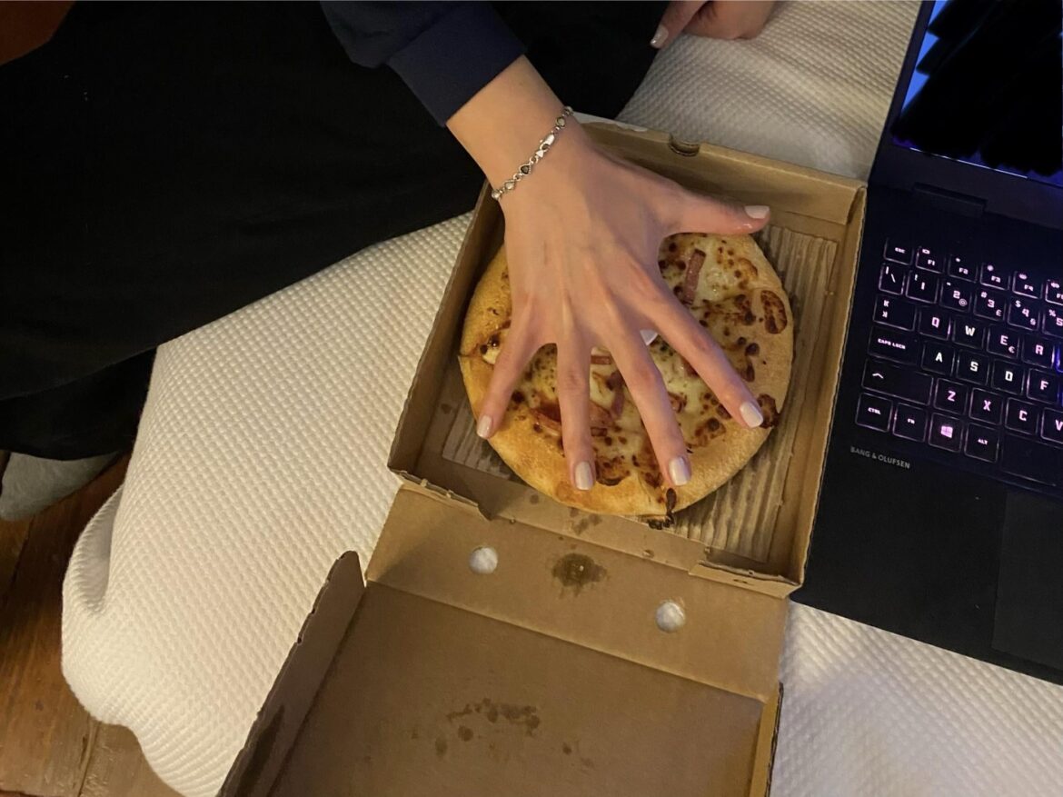 This being a medium size is a crime