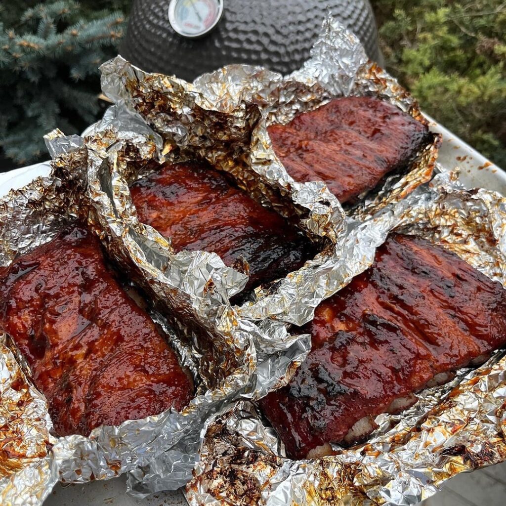 A few 2-1-.5 racks glazed with Blues Hog!