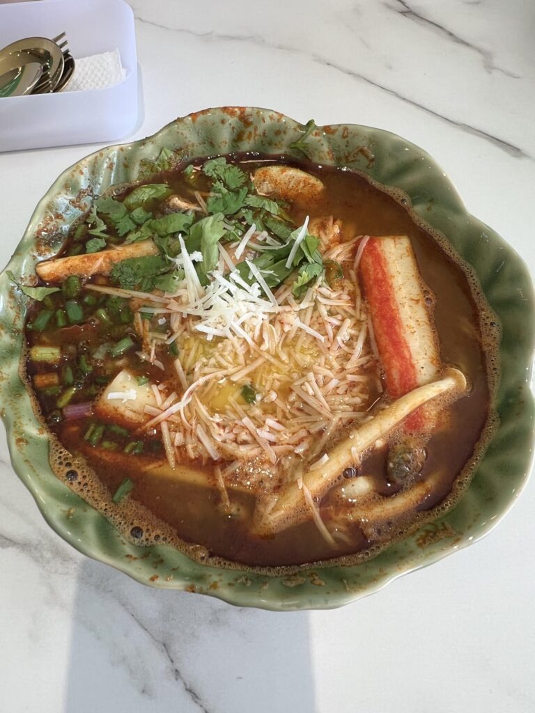 Am I fucked up? how much calories are in this seafood tomyum noodles?
