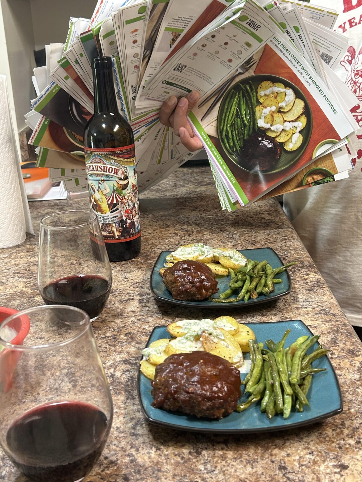 Over 100 HelloFresh meals later… and BBQ meatloaf with shingled potatoes still holds the crown. Paired with a little Freakshow and a lot of love. 🍷♥️