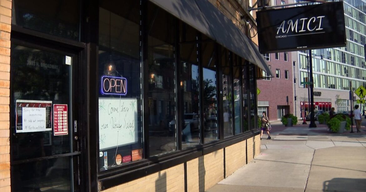 TikTok food influencer Keith Lee awards $50,000 to Amici-Chicago in Lakeview