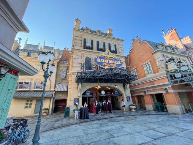 remys-rataouille-adventure-ride-buildings-exterior_expanded-france-pavilion-at-epcot-remys-rataouille-adventure-la-creperie-de-paris_chiu (2)