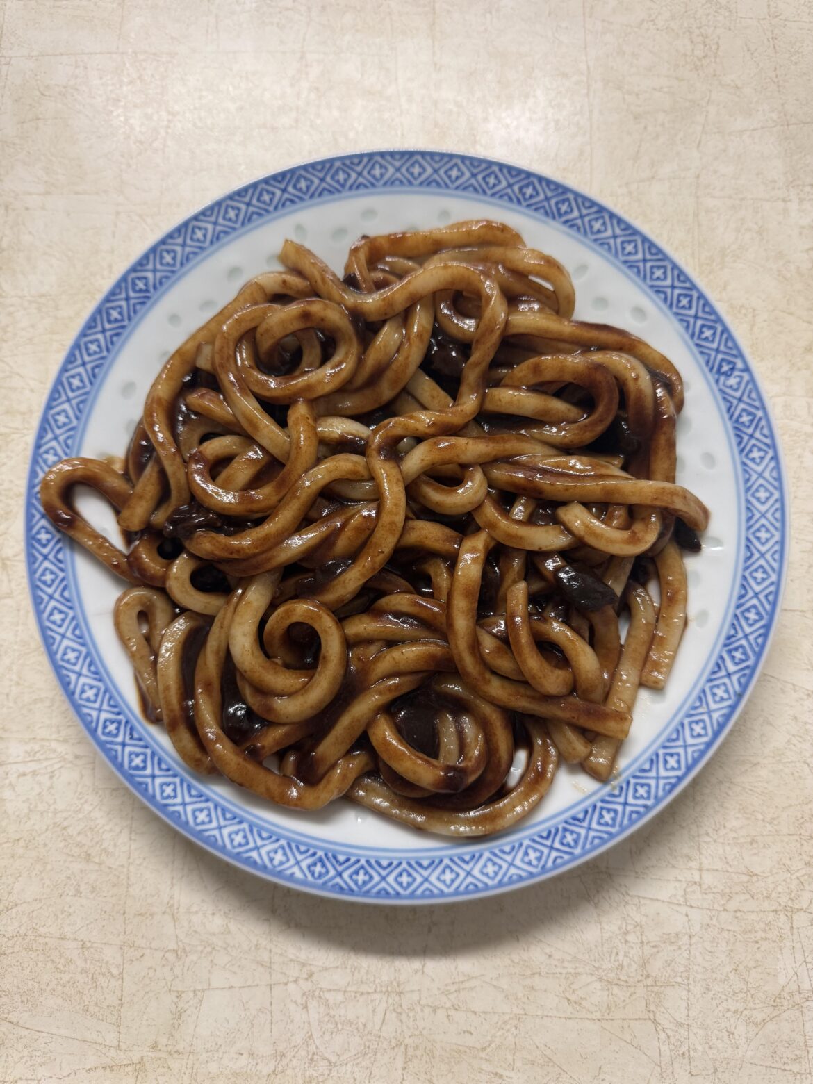 Sanuki udon with black bean sauce