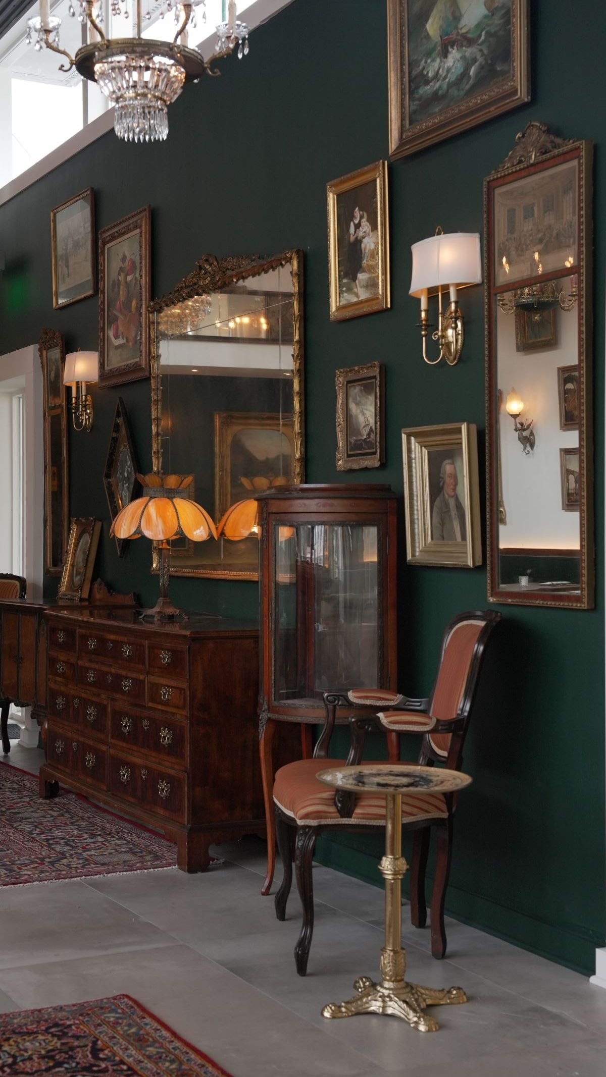 The main room of Antique Garage