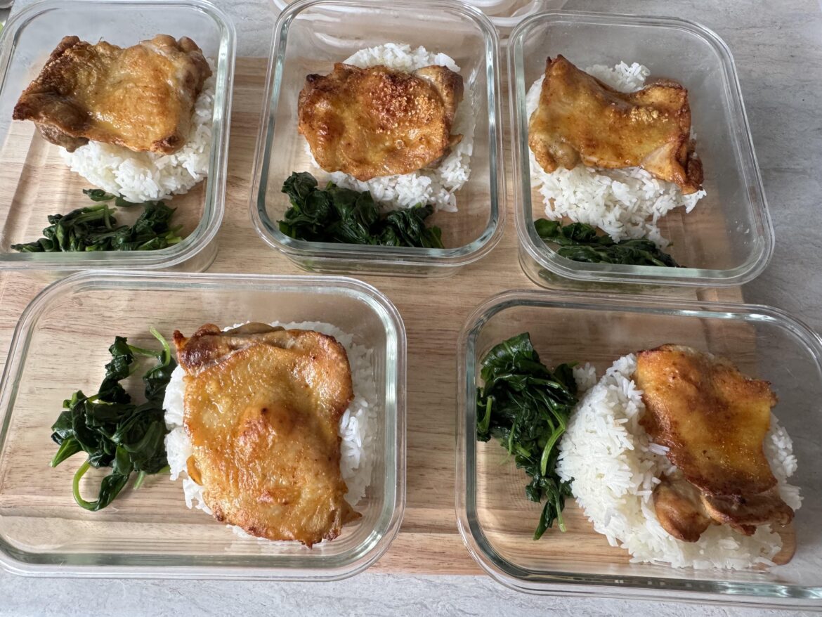 Simple and cheap lunches I’ve been doing recently: skin on chicken thighs with rice and spinach
