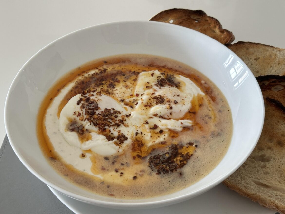 Turkish poached eggs (Çılbır)