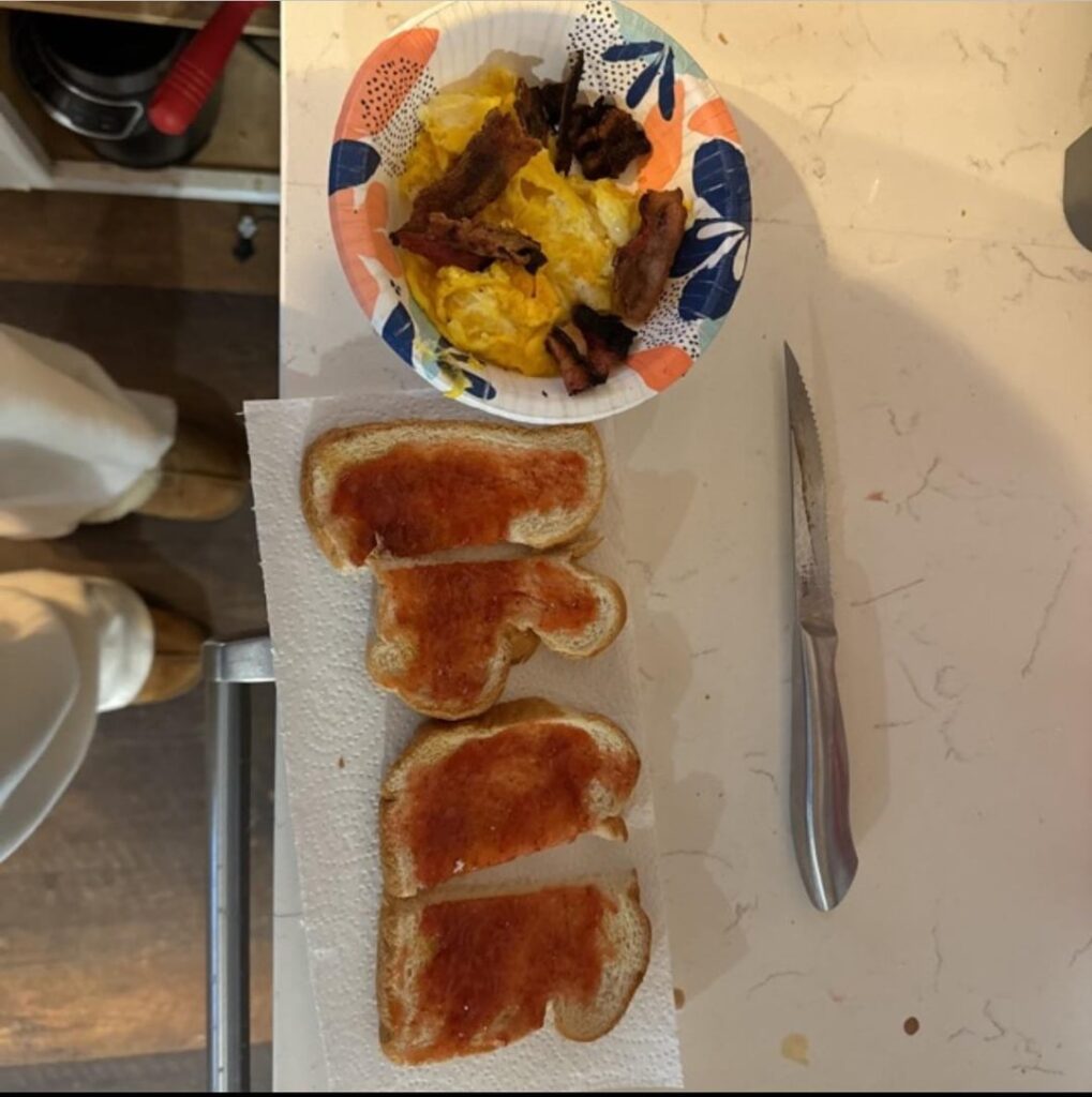 Full day as someone who prioritizes snacks😊 !