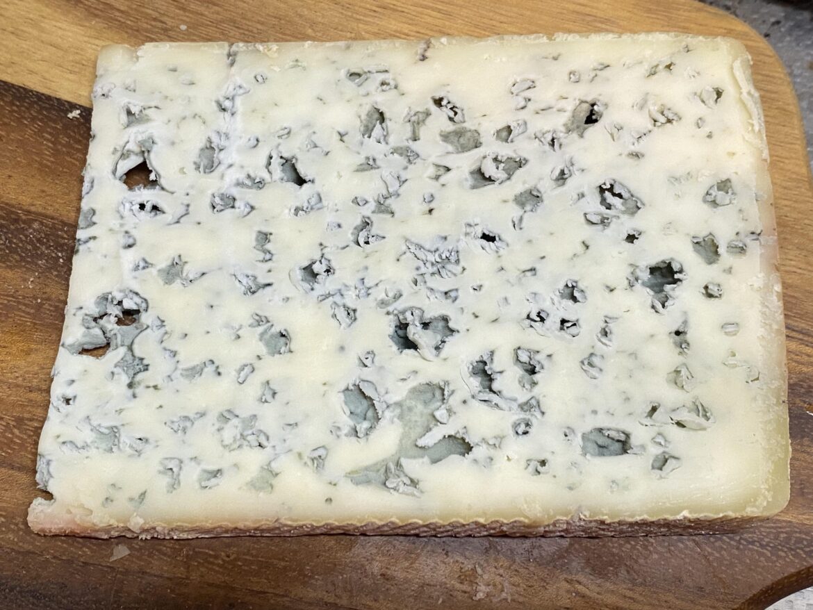 Bleu de Basques (anybody use blue cheese for cheese on toast like me?)