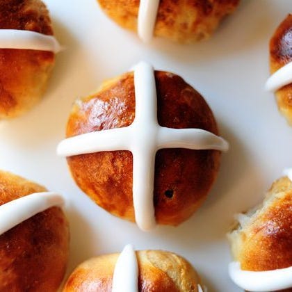 easter food traditions like hot cross buns