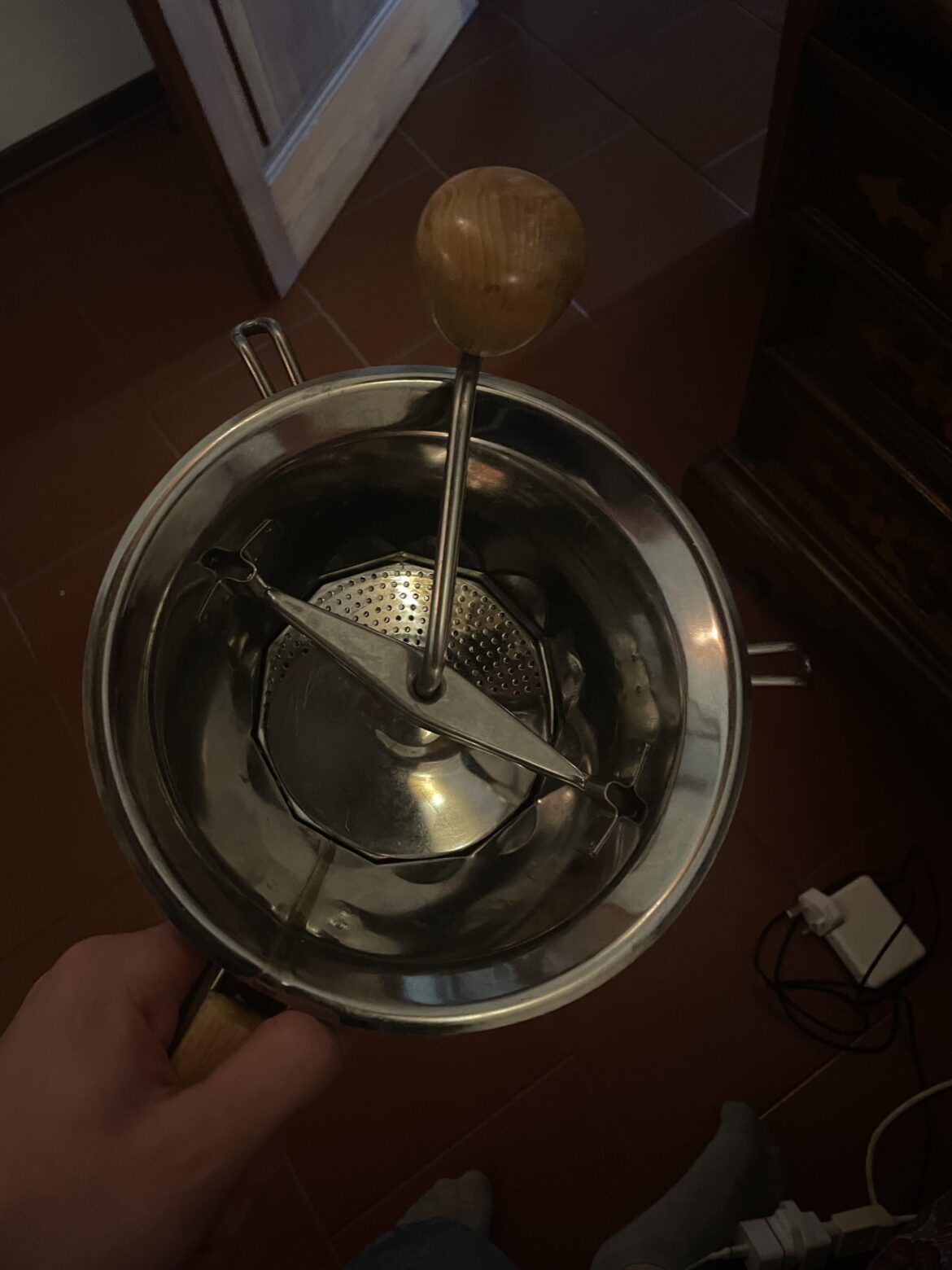 Can this contraption be used to blend pasta sauce?