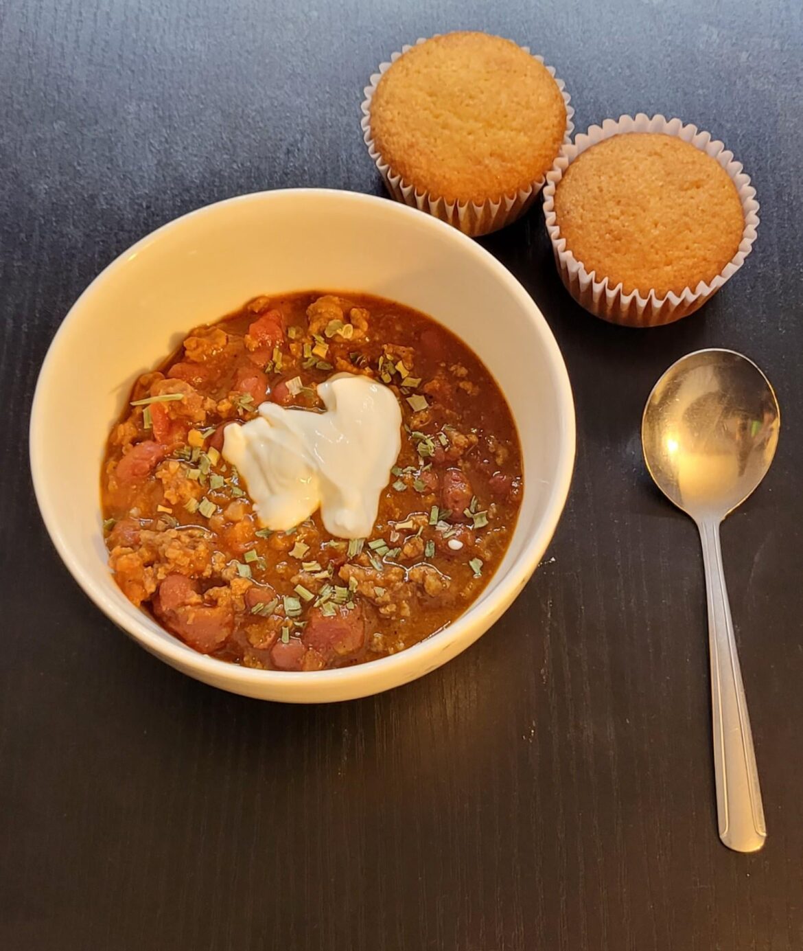 Chili and cornbread