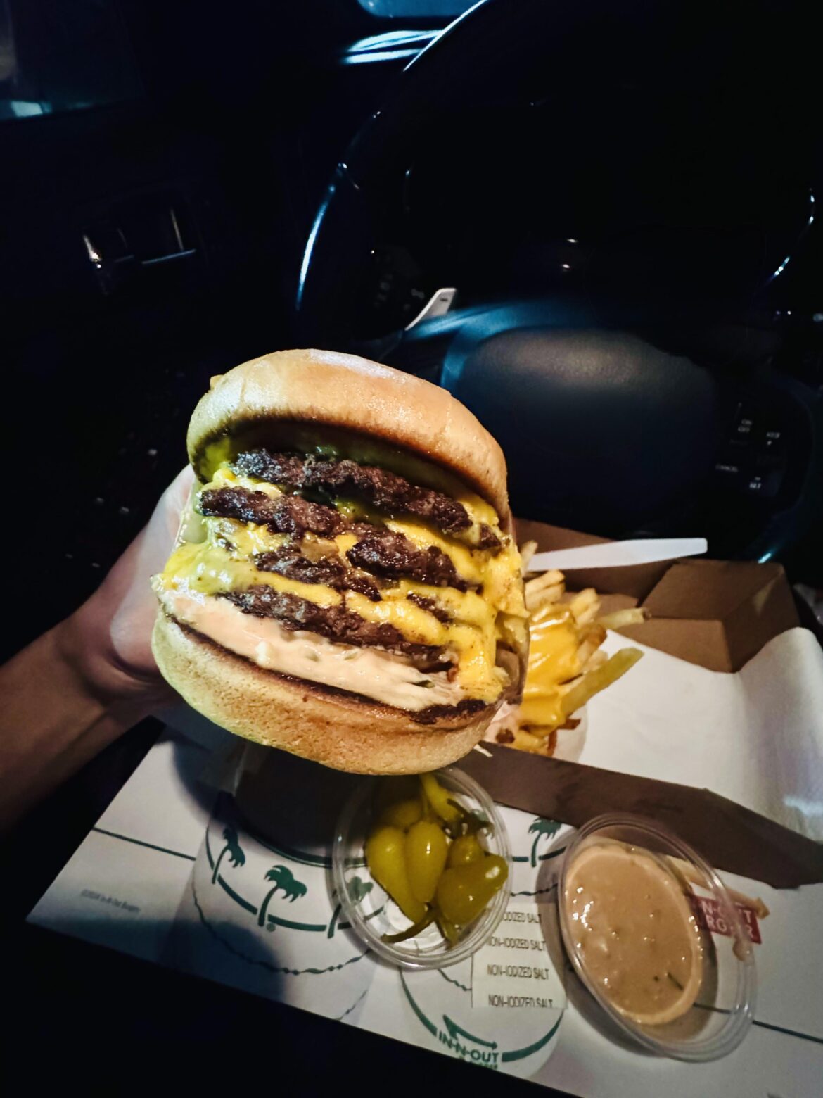 4x4, no veggies, both types of onion and an extra toasted bun. Perfection 😌