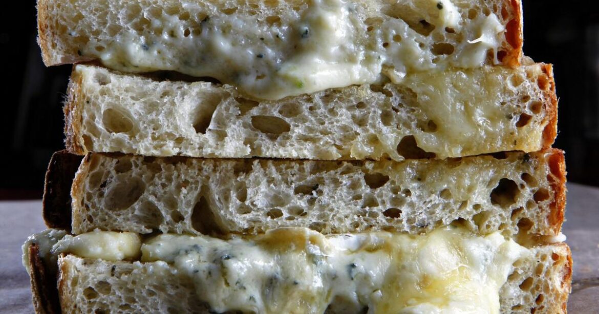 San Diego bakery shuts down after ICE audit of workers San Diego bakery shuts down after ICE audit of workers