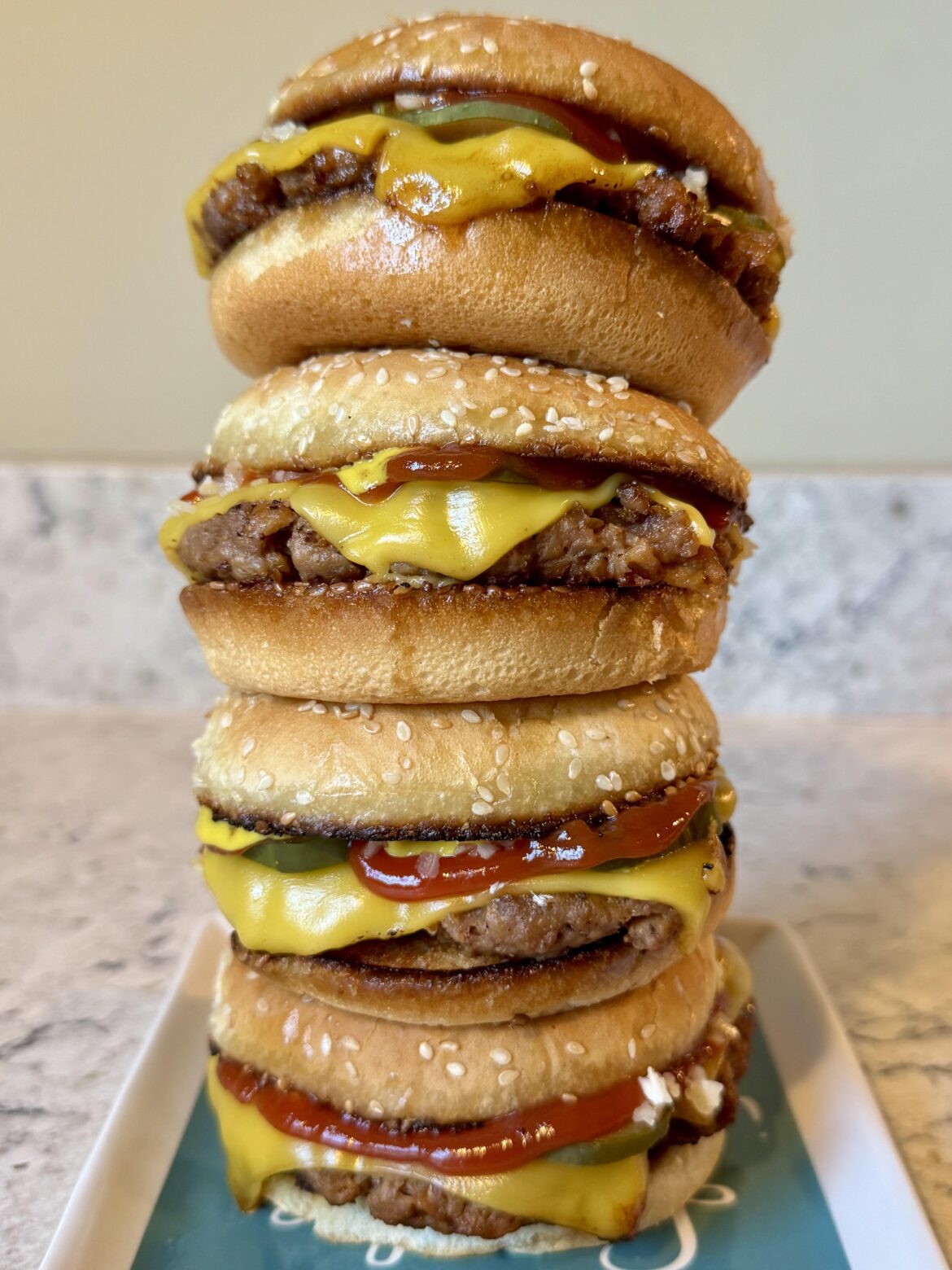 I love cheeseburgers a lot