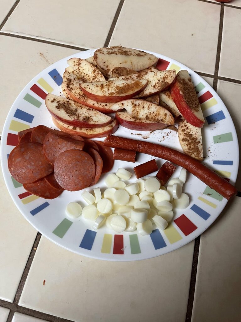 My evening snack platter (378 kcal)