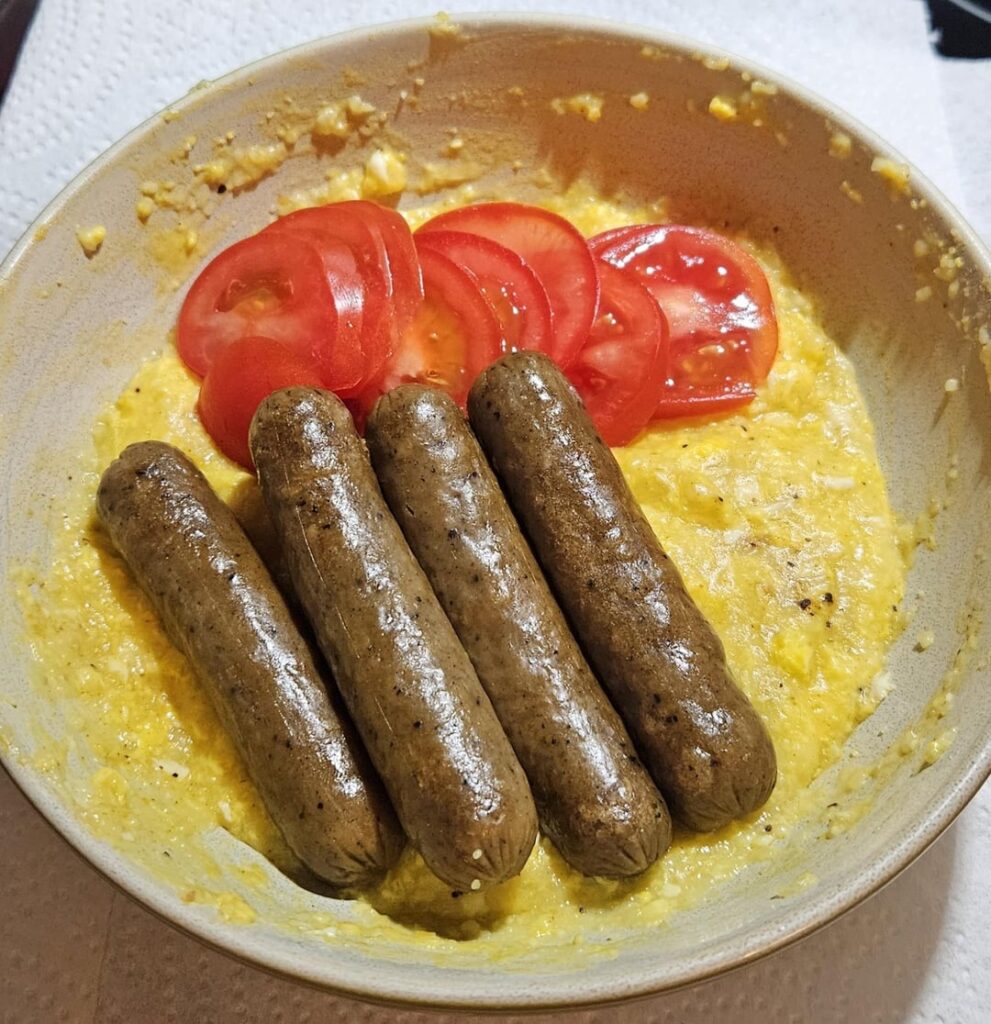 Southern breakfast. 330 cals 26 g protein