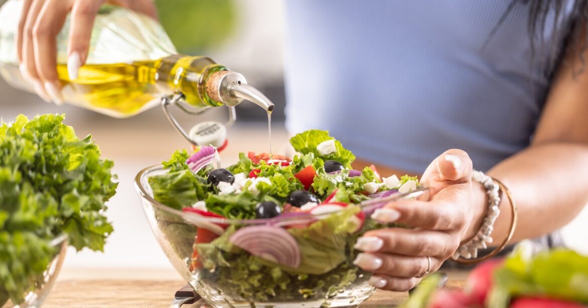 What Are the Benefits of Olive Oil? And Do You Really Need to Drink It Before Bed? 