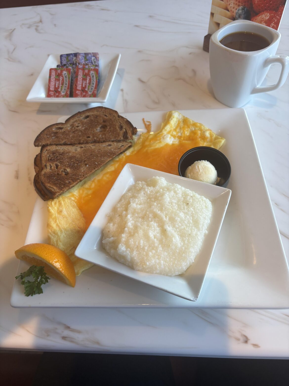 Eggs and grits  ☕️