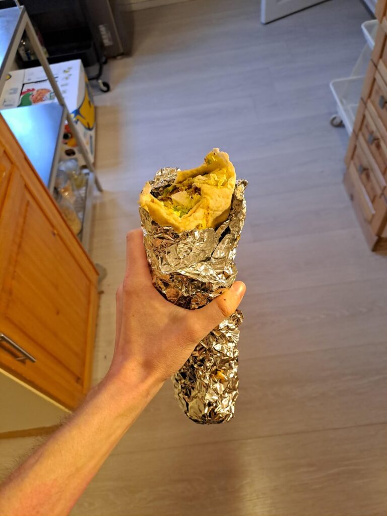 How much would you estimate in this quite large falafel roll 🧆🌯? Any help appreciated! 😃