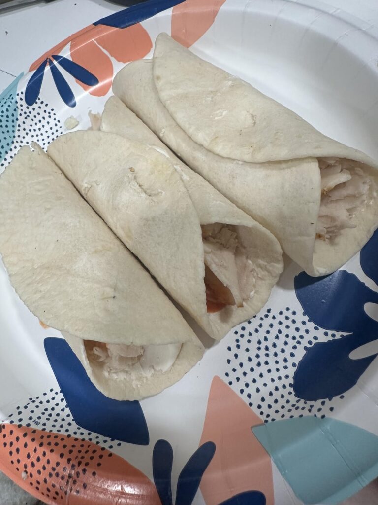 Keep waiting to get tired of mini buffalo chicken wraps every day 321 cal 28 G protein