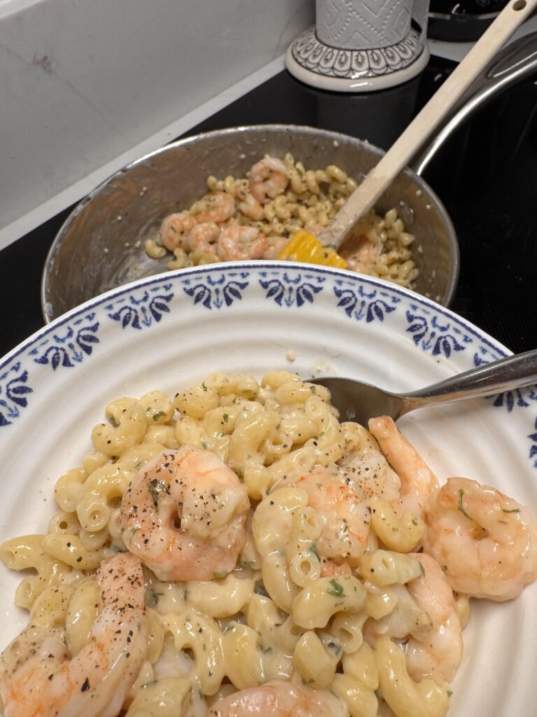 Whole pan of shrimp mac n’cheese 551 cals