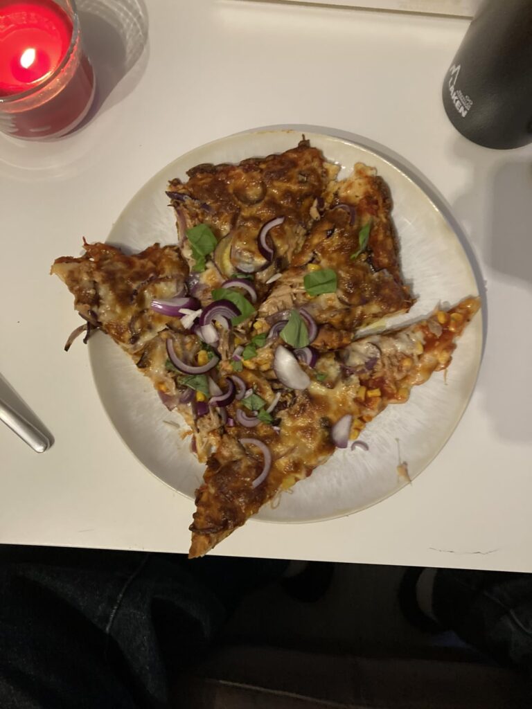 Pizza Tonno e Cipolla with extra onions