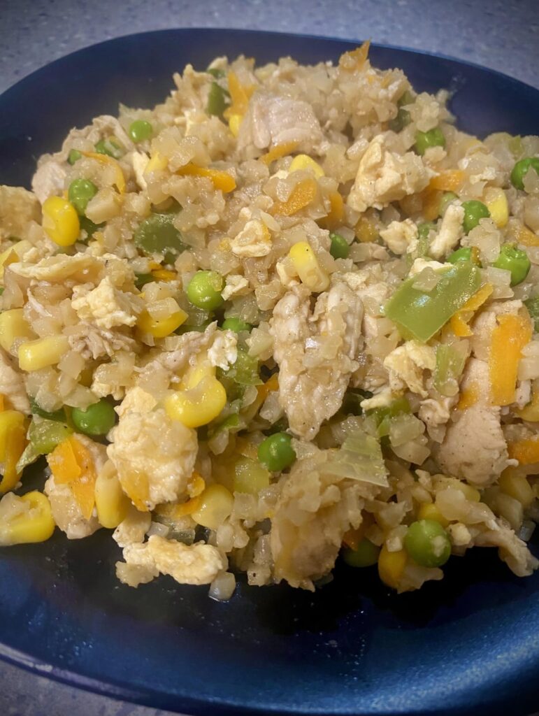 300cal HUGE Chicken Fried “Rice” (Meal Prep Recipe)