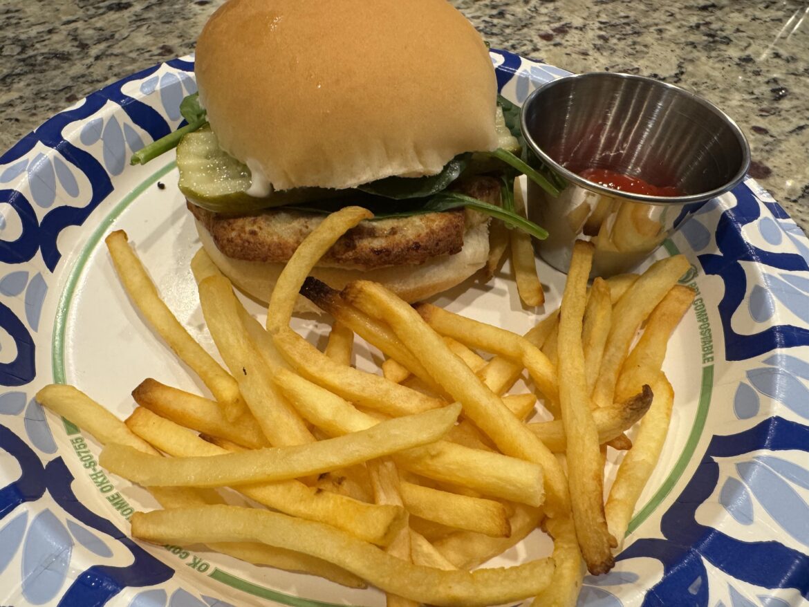 My 400 calorie lunch!  Costco had some low calorie, high protein chicken patties I decided to give a try… 10/10 ⭐️