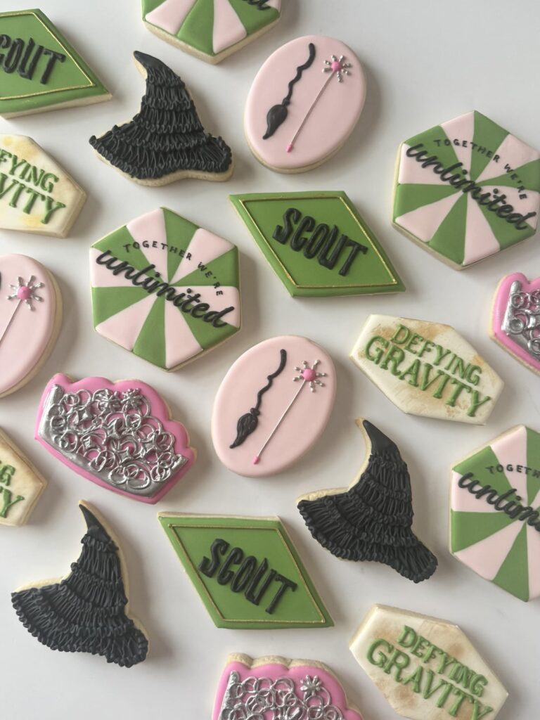 Wicked inspired cookies! 💚🩷