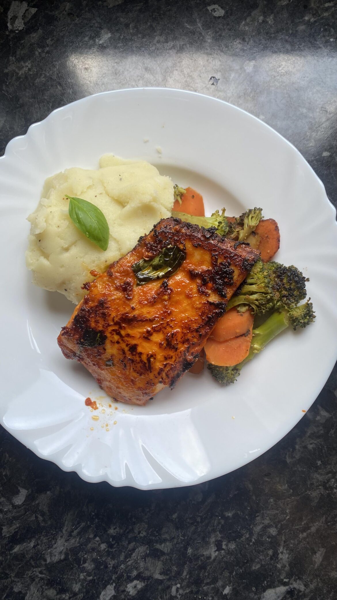 Gochuchang Salmon with Mashed Potato (494 calories)