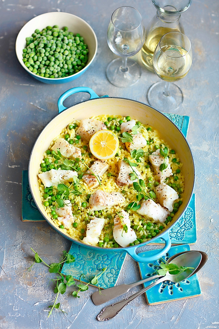 Risotto with fish and peas.