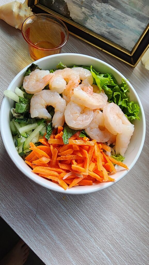 This shrimp vermicelli bowl is under 250 cal